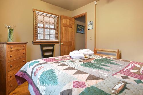 Фотография гостевого дома Lazy Bear Lodge