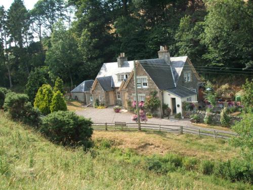 Фотографии гостевого дома 
            Willowherb and Foxglove Cottages Hawick