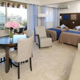 Фотографии апарт отеля 
            The Originals Résidence, Les Strélitzias