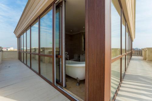 Фотография гостиницы AMBASSADOR