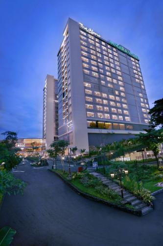Фотография гостиницы The Alana Yogyakarta Hotel and Convention Center
