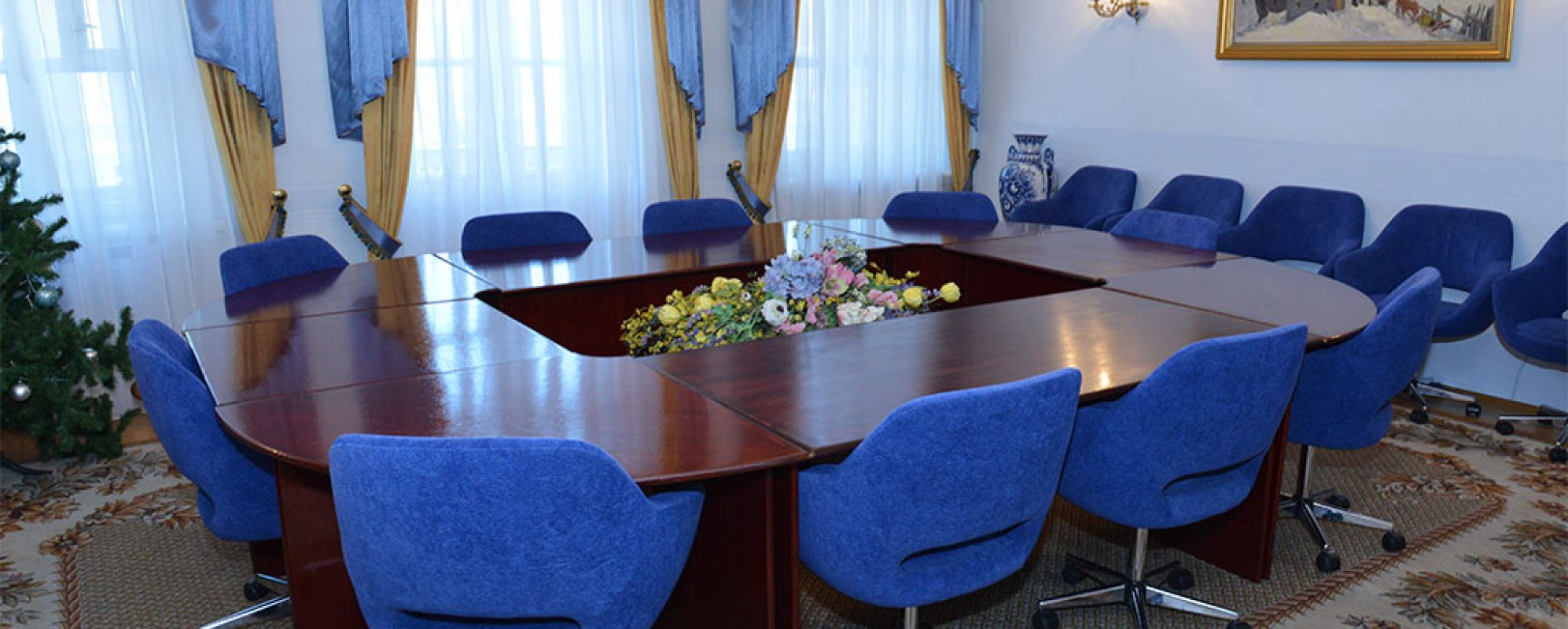 Фотографии комнаты для переговоров Гжелевый зал