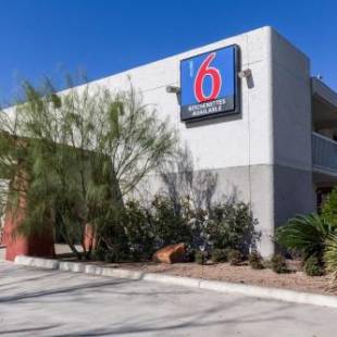 Фотографии гостиницы
Motel 6-Uvalde, TX