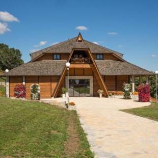 Фотографии гостиницы 
            Etno apartmani Vrdnička kula