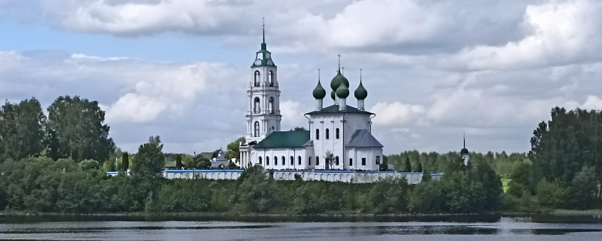 Храм