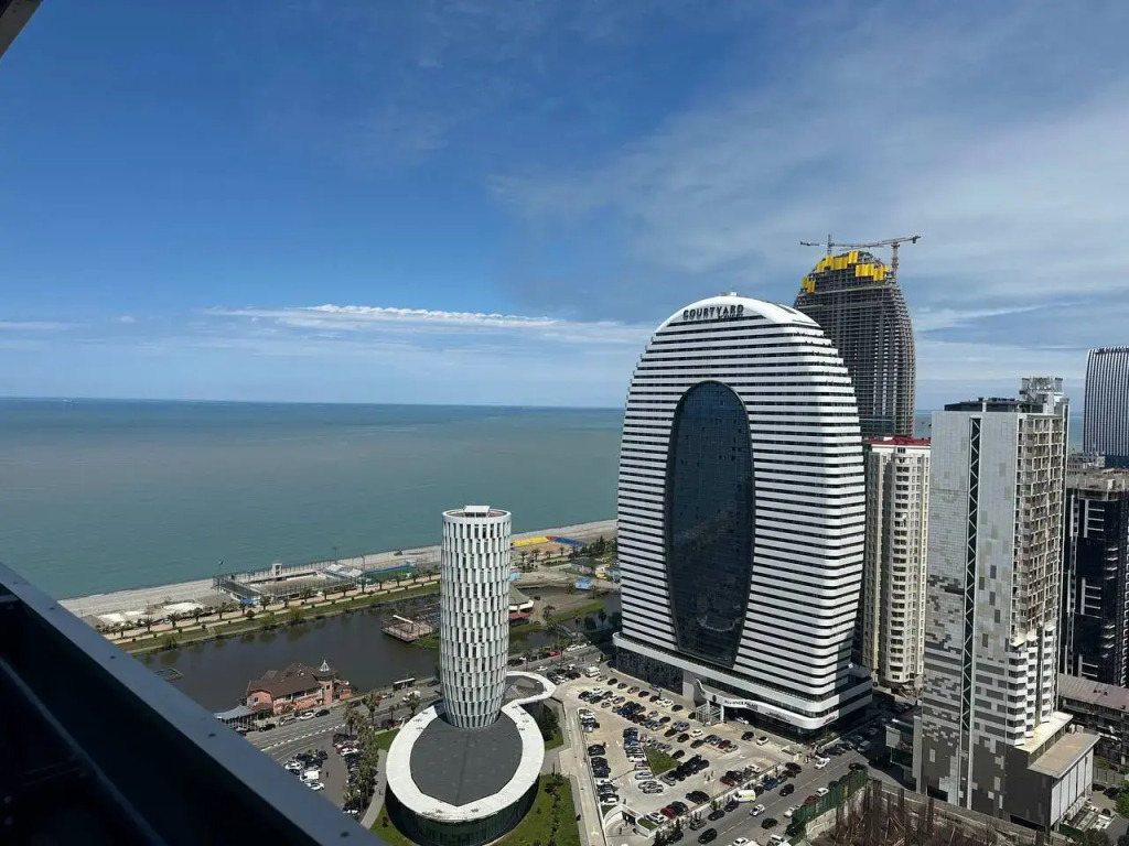 Фотография квартиры Апартаменты у моря с шикарным видом в Апарт-Отеле Orbi City (Новый Батуми, Аллея Героев) (3907D2)