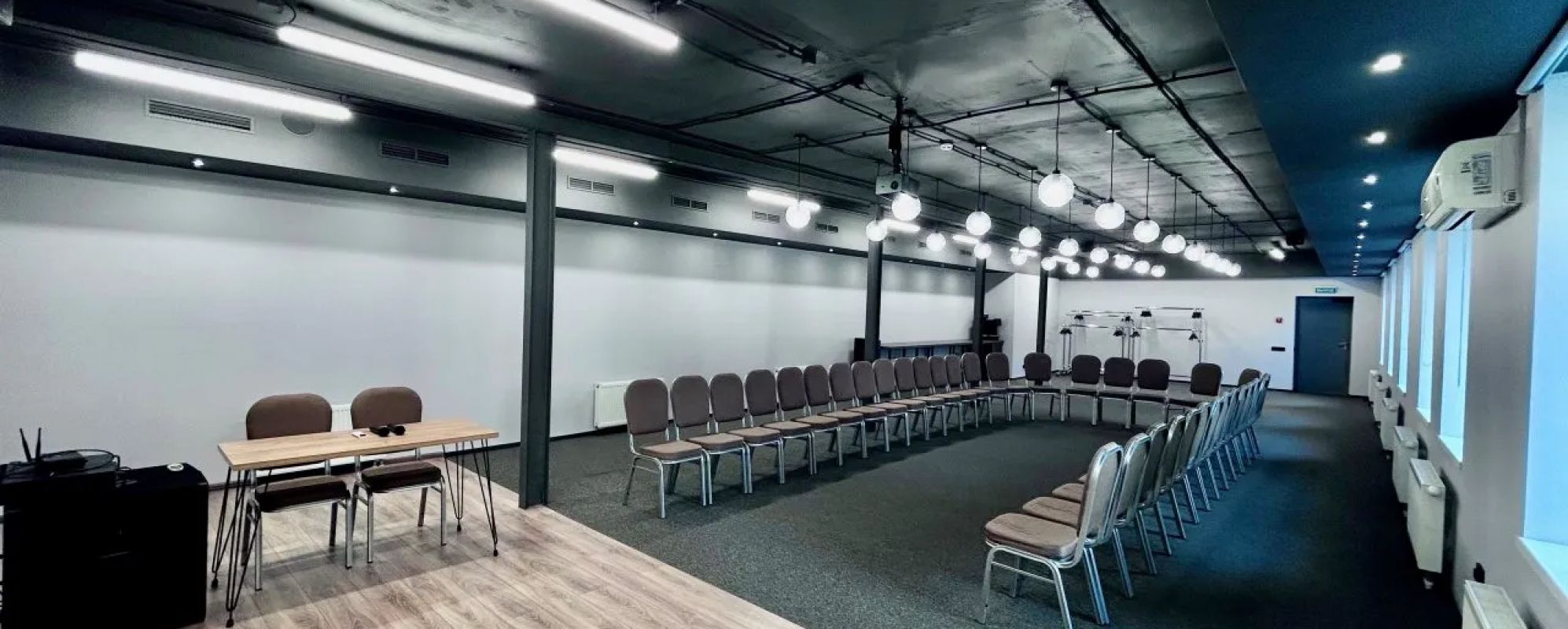 Фотографии конференц-зала Ибис Москва Павелецкая