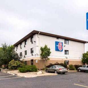 Фотографии гостиницы 
            Motel 6-Saint Paul, MN - I-94