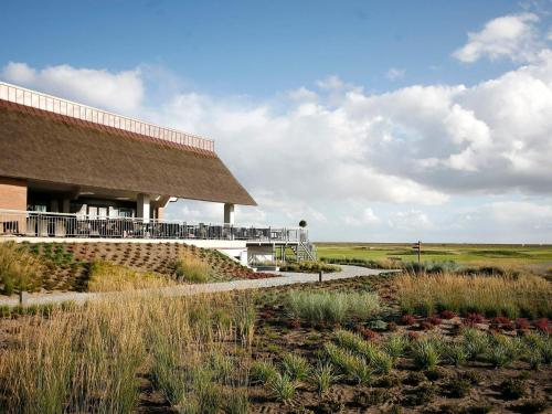 Фотография гостевого дома 8 person holiday home on a holiday park in Rømø