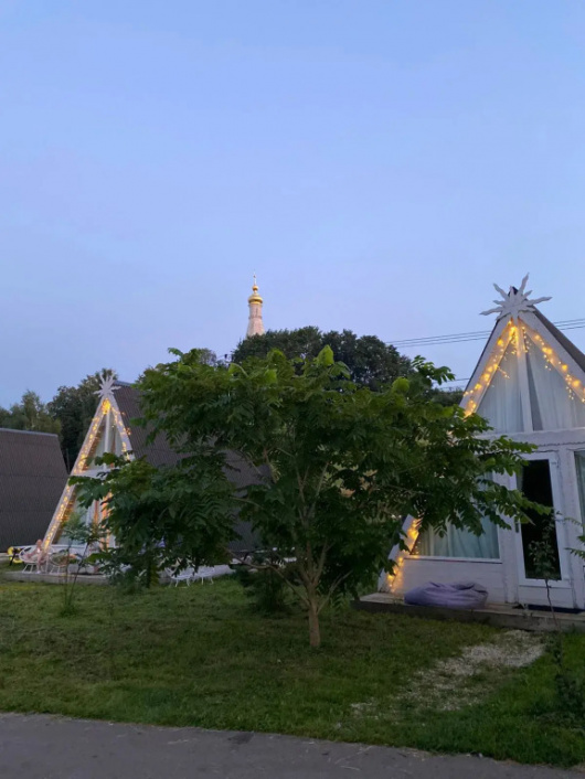 Фотографии Коттеджа 
            Частный дом Уютный домик A-Frame 3