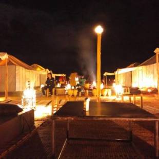 Фотографии базы отдыха
Merzouga Luxury Bivouac