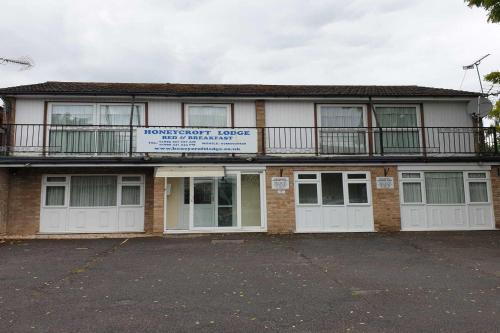 Фотография гостиницы OYO Honeycroft Lodge