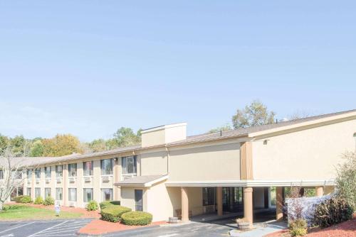 Фотография гостиницы Days Inn by Wyndham Mystic