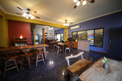 Фотография мини отеля 五葉松民宿-電梯民宿 近慈濟中小學及慈科大及人社院