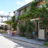 Фотография гостевого дома Cozy Holiday Home in Bievre with Pond