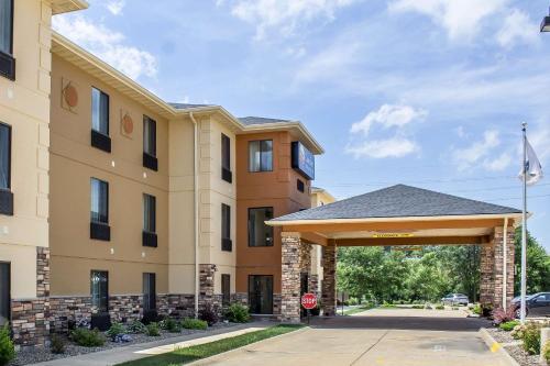 Фотография гостиницы Comfort Inn & Suites Cedar Rapids North - Collins Road