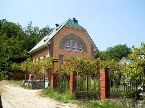 Фотография гостевого дома Счастливый