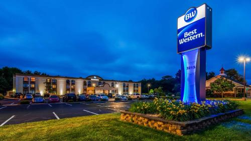Фотография гостиницы Best Western Hazlet Inn