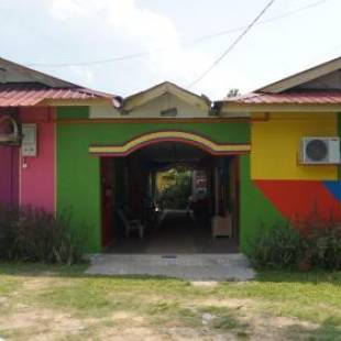 Фотографии гостиницы 
            Taman negara rainbow guest house