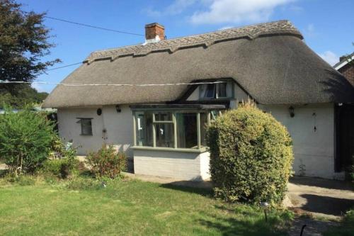 Фотографии гостевого дома 
            Thatch Cottage, East Boldre nr Beaulieu and Lymington
