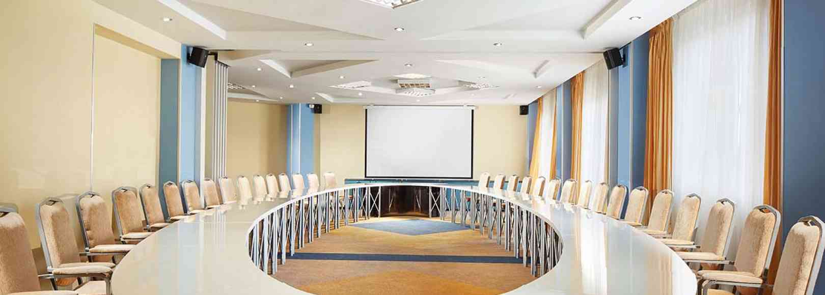 Фотография конференц-зала Конференц-зал на 40 мест (3-й этаж, бизнес-центр)