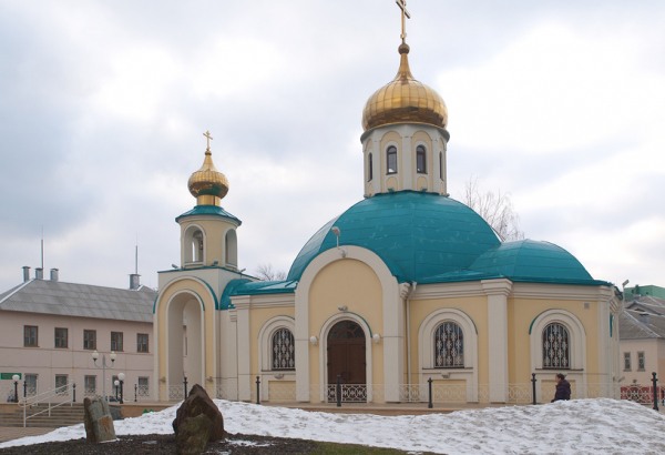 синяя церковь губкин. храм ксении губкин. храм в г губкин белгородской. церковь губкинский. губкин храм ксении.