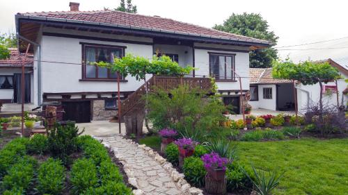 Фотография гостевого дома Babinata Kashta-Srebarna