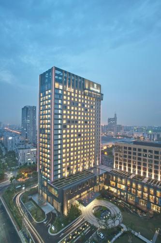 Фотография гостиницы Renaissance Shanghai Caohejing Hotel