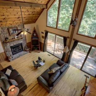 Фотографии гостевого дома 
            Hosteeva Log Cabin on Eagle Nest, 15 Min to Smoky Mountains