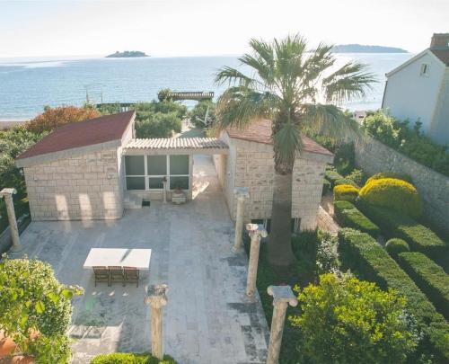 Фотография гостевого дома Villa More - 10m from sea