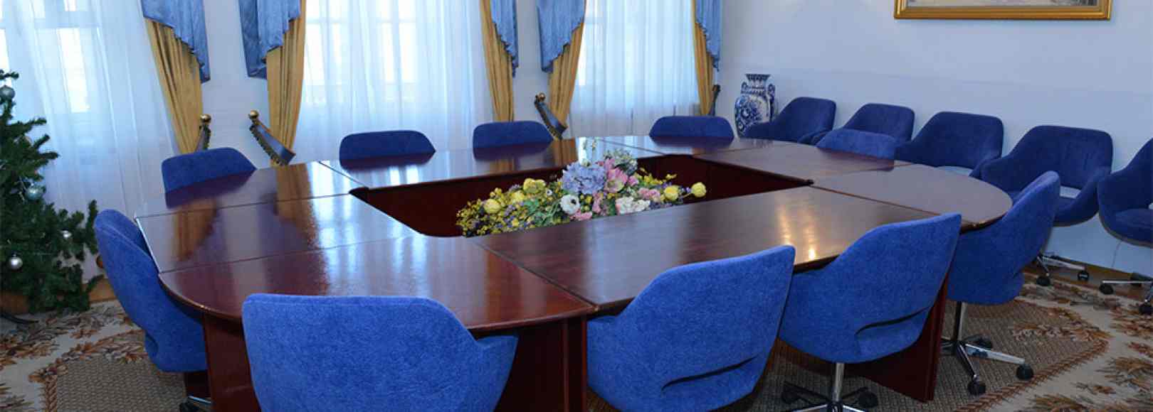 Фотография комнаты для переговоров Гжелевый зал