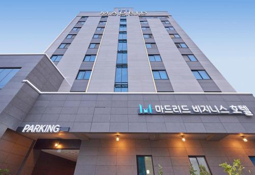 Фотография гостиницы Gwangju Madrid Hotel