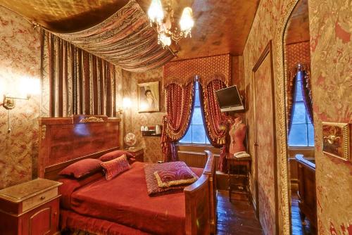 Фотография гостиницы Pavilion Hotel