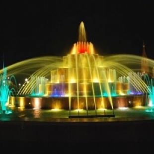 Фотография достопримечательности Свето-музыкальный фонтан