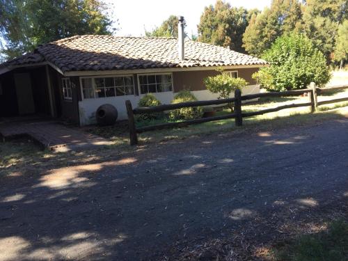 Фотография гостевого дома Cabaña Los Castaños Uriflor