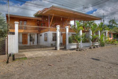 Фотография мини отеля La Fortuna Suites Lodge