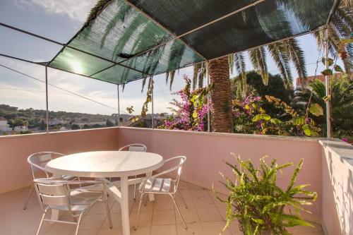 Фотография гостевого дома Apartments with WiFi Mali Losinj (Losinj) - 11880