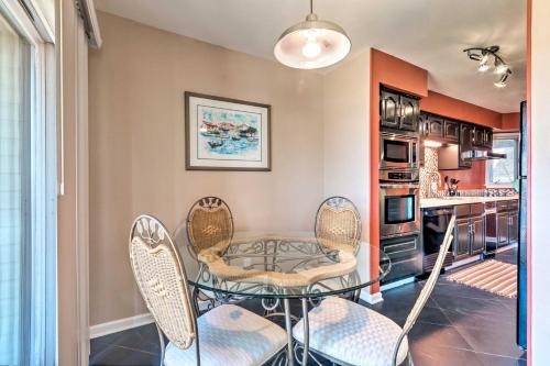 Фотография гостевого дома Lake Hamilton Condo with Private Balcony and Boat Slip