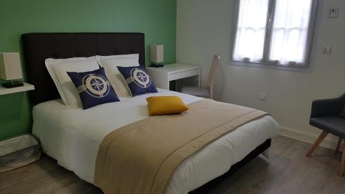 Фотографии гостевого дома 
            Les Chambres de LA MARINA aux Mureaux