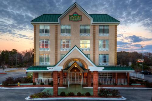 Фотография гостиницы Country Inn & Suites by Radisson, Lumberton, NC