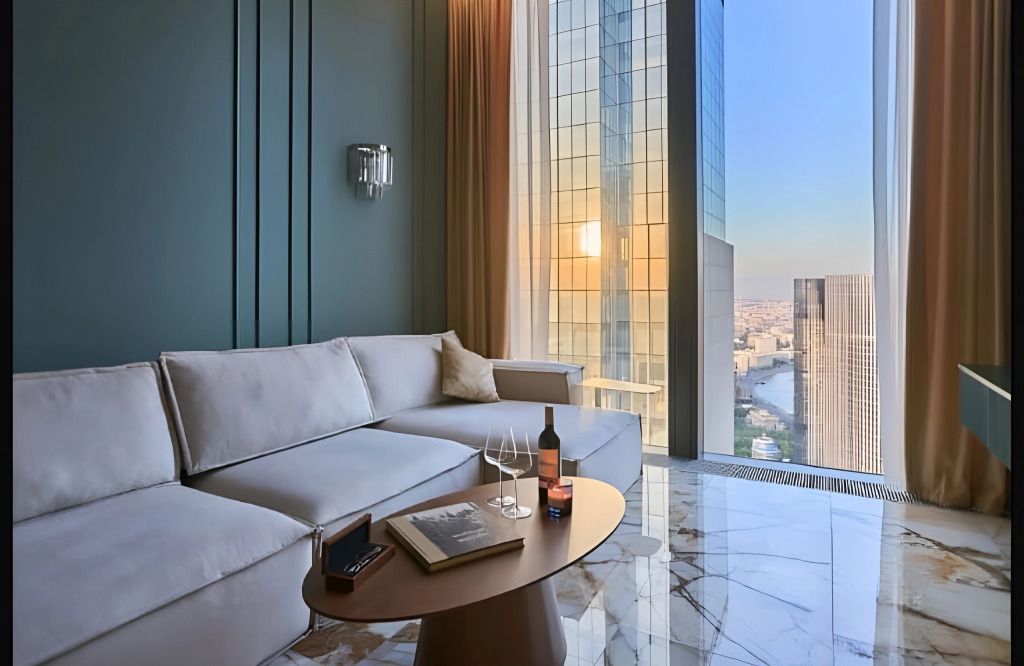 Фотография квартиры Апартаменты Sky City Moscow пентхаус-формат на 64 этаже: оникс, подсветка, панорамные окна Уникальный вид на башни и город