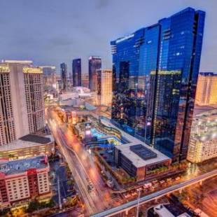 Фотографии апарт отеля
Penthouse Suite with Strip View at The Signature At MGM Grand