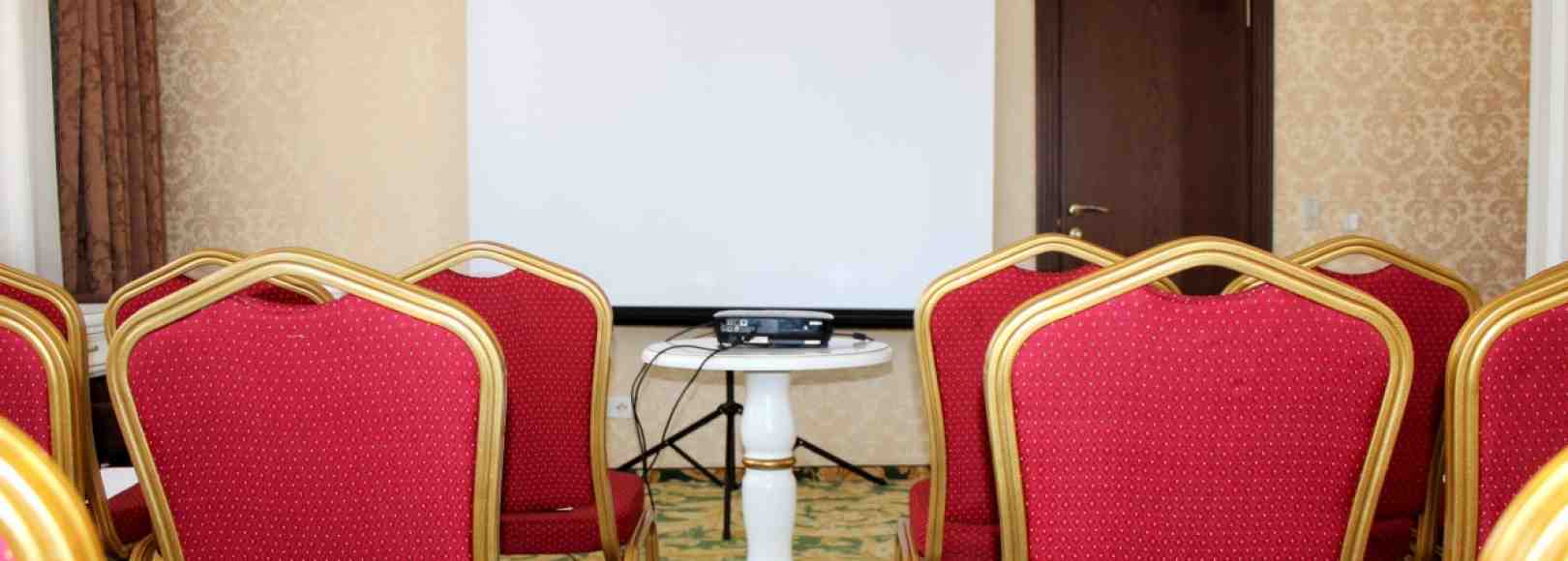 Фотография комнаты для переговоров Атташе