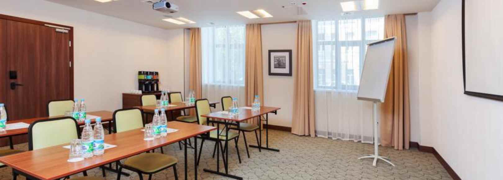 Фотография конференц-зала Хэмптон бай Хилтон Самара