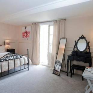 Фотографии гостиницы
The Capon Tree Town House