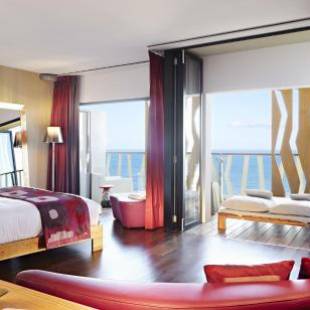 Фотография гостиницы Bohemia Suites & Spa - Adults Only