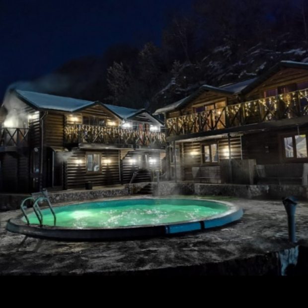 Фотографии Коттеджа
Частный дом с баней и открытым бассейном