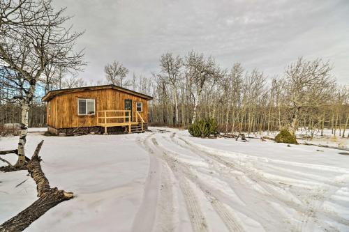 Фотографии гостевого дома 
            Cabin with Duck Lake Access Near Glacier Natl Park!