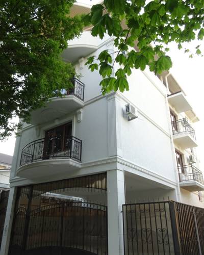 Фотографии гостевого дома
Комплимент