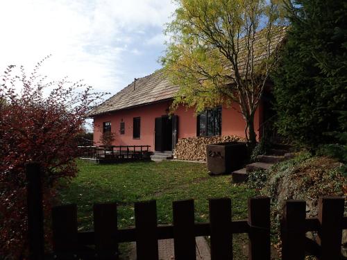 Фотография гостевого дома Pink Cottage-traditional mining house
